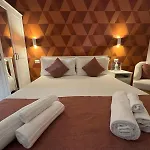 Yoyo House Luxury 4*