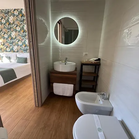 Yoyo House Luxury 4*