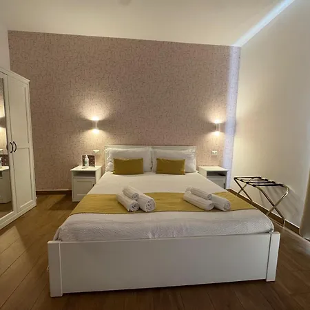 Yoyo House Luxury 4* Неаполь