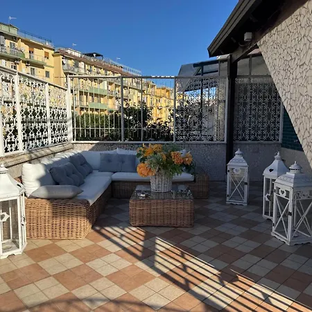 Yoyo House Luxury Nocleg ze śniadaniem 4*