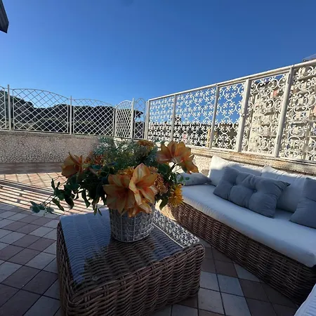 Yoyo House Luxury Bed and Breakfast